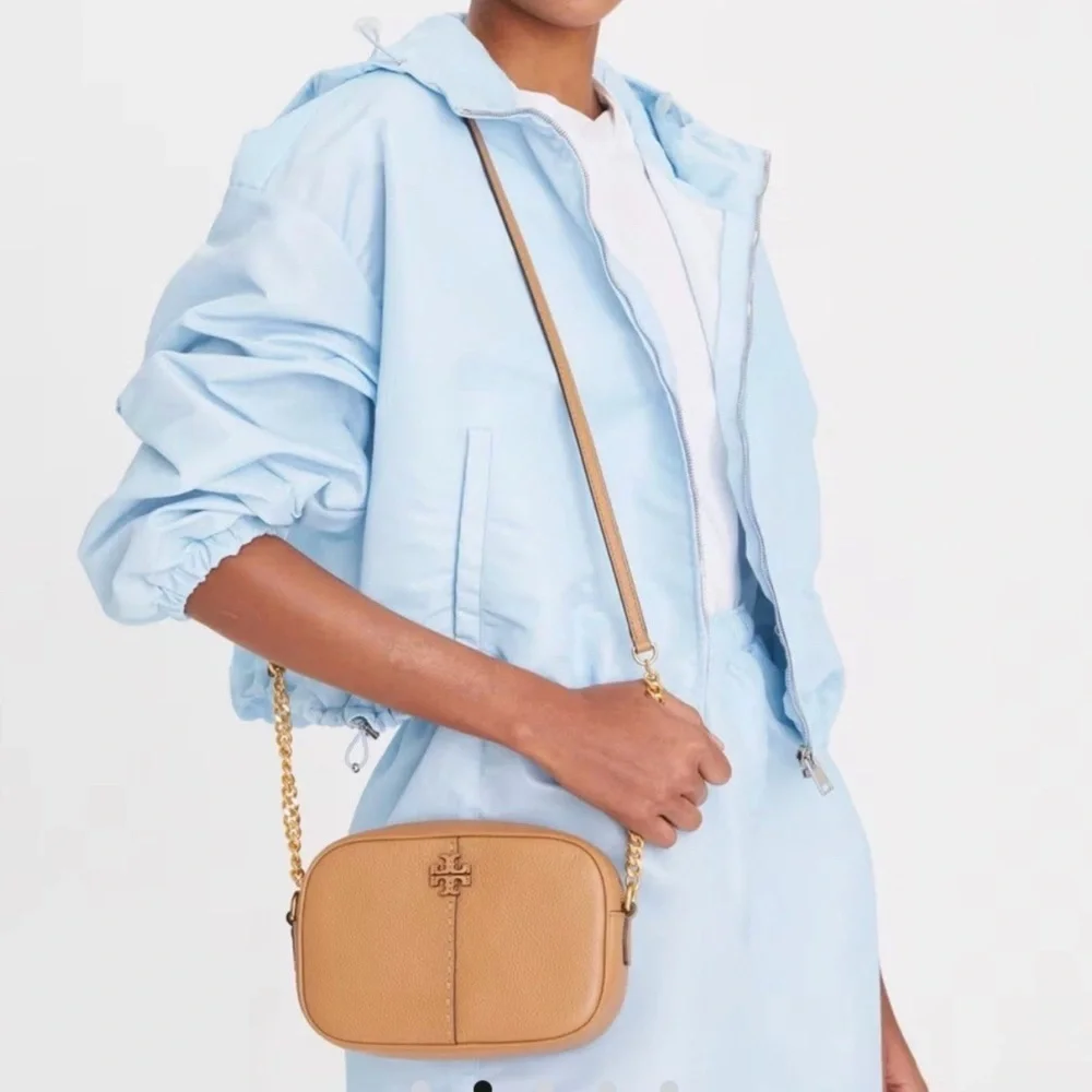 Tory Burch McGraw Camera Bag With Chain Strap And Dustbag Tan-Tiramisu Color - Picture 1 of 9